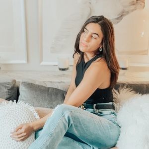 Meet your Posher, Alexi